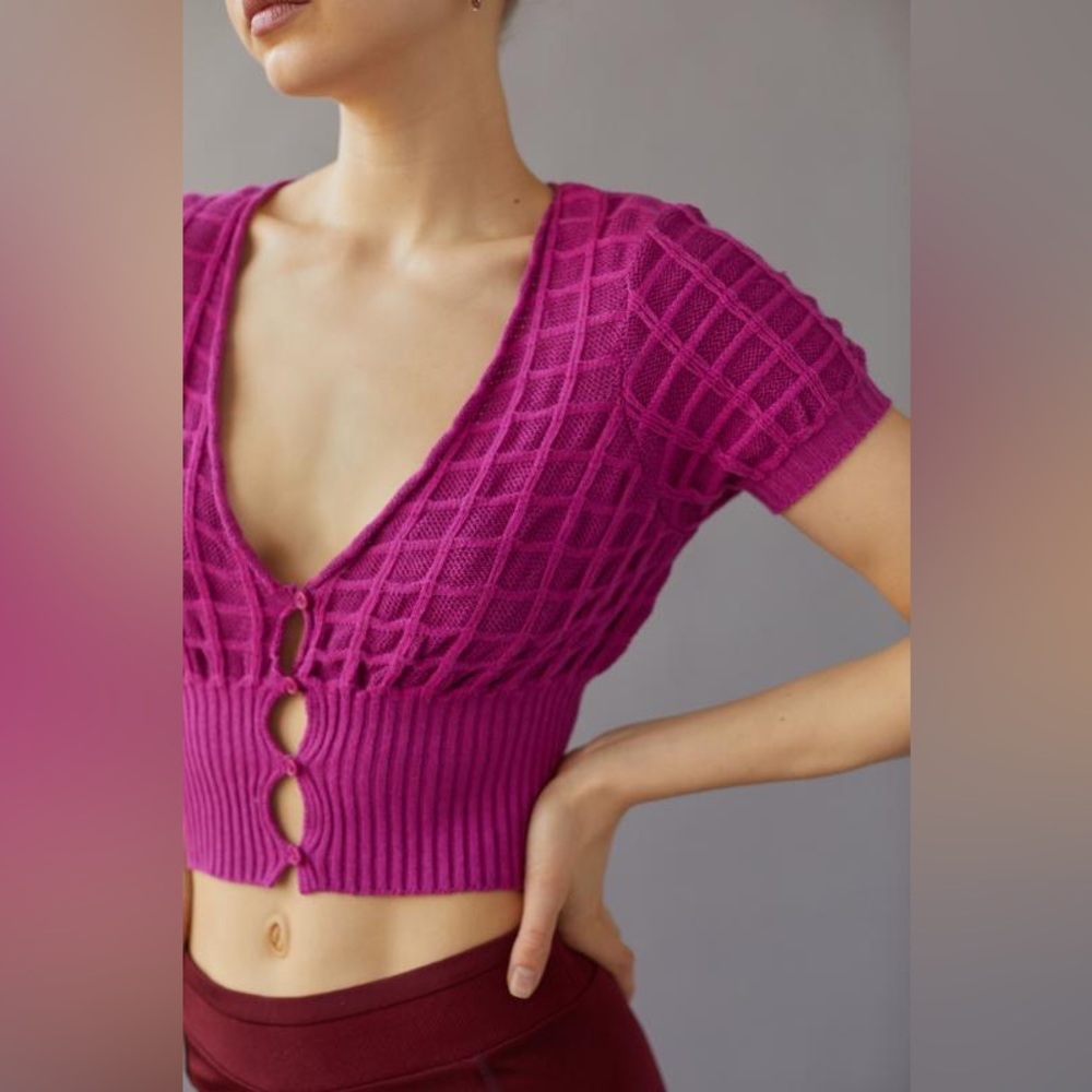 Urban Outfitters knit Cropped Cardigan, short sleeve fuchsia pink size small NWT